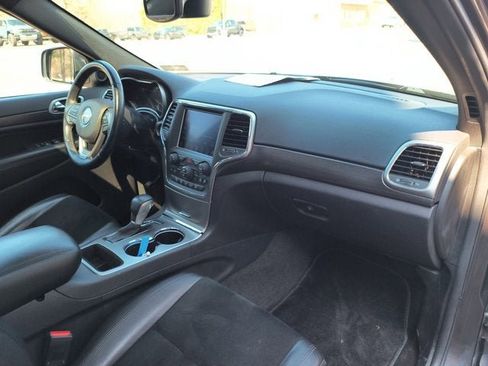 Used 2018 Jeep Grand Cherokee Altitude AWD/4WD image 27