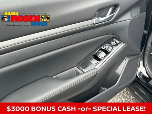 New 2025 Nissan Altima 2.5 SL image 10