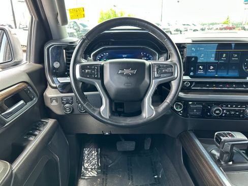 Used 2023 Chevrolet Silverado 1500 LT Trail Boss w/ Protection Package AWD/4WD image 9