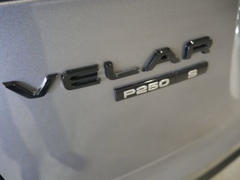 Used 2020 Land Rover Range Rover Velar R-Dynamic S AWD/4WD image 9