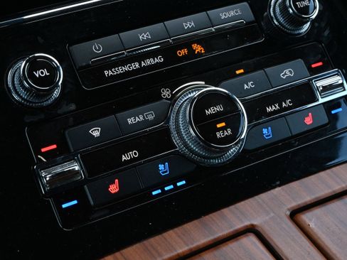 Used 2019 Lincoln Navigator Reserve AWD/4WD image 24