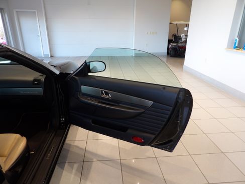 Used 2005 Ford Thunderbird image 13