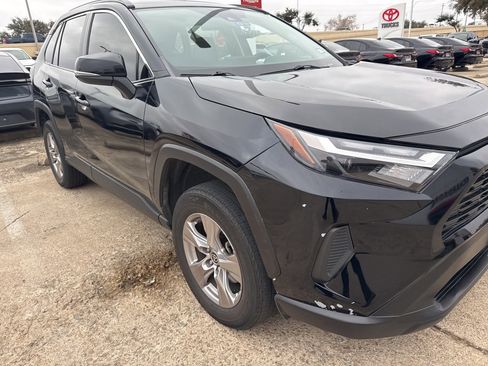 Used 2023 Toyota RAV4 XLE w/ Convenience Package image 2