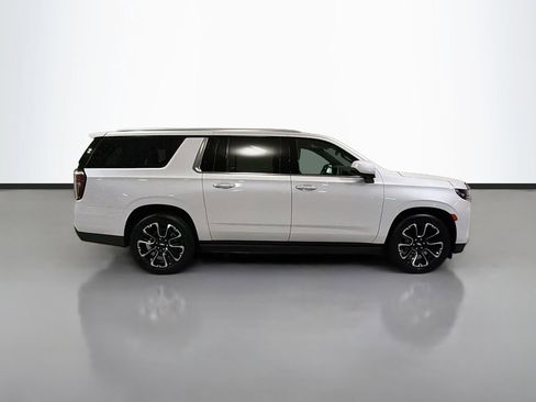Used 2023 Chevrolet Suburban High Country AWD/4WD image 11
