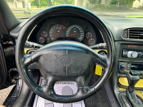 Used 1998 Chevrolet Corvette Coupe w/ Roof Pkg RWD image 39