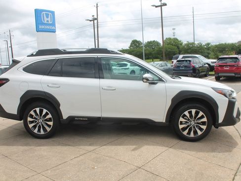 Used 2025 Subaru Outback Touring XT w/ Tech Package 3 AWD/4WD image 4