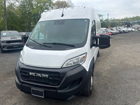 Used 2023 RAM ProMaster 2500 FWD image 2