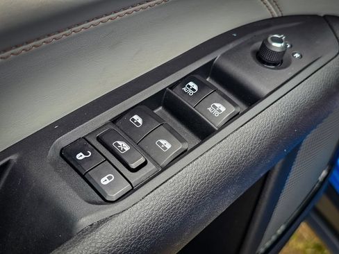 Used 2023 Jeep Compass Limited AWD/4WD image 11