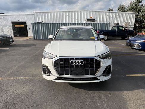 Used 2022 Audi Q3 2.0T Premium AWD/4WD image 2