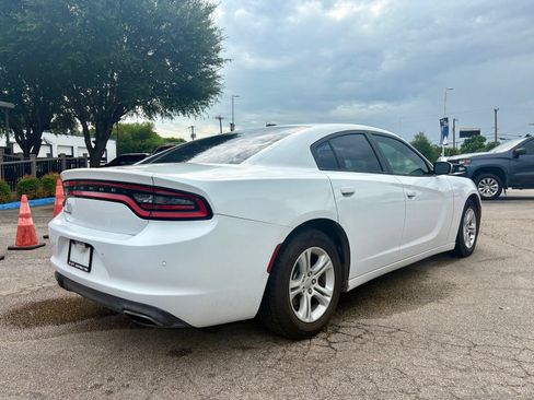 Used 2016 Dodge Charger SE w/ Popular Equipment Group RWD image 3