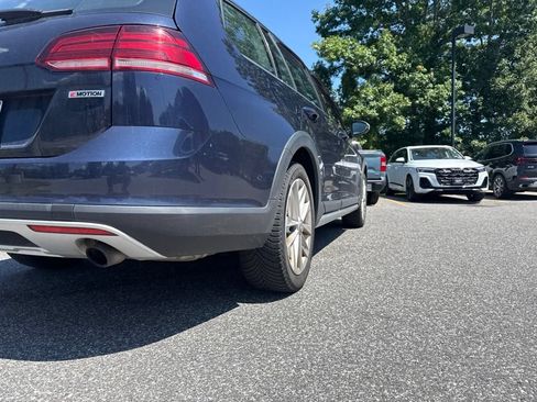 Used 2019 Volkswagen Golf Alltrack S AWD/4WD image 10
