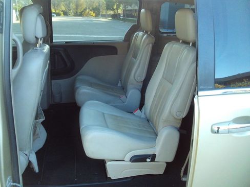 Used 2012 Chrysler Town & Country Touring-L w/ Entertainment Group #2 image 15