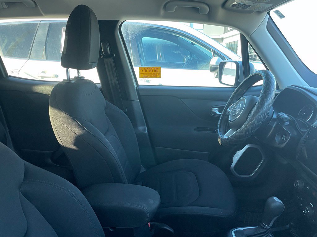 Used 2019 Jeep Renegade Latitude FWD image 9
