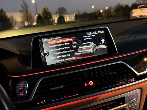 Used 2017 BMW 750i xDrive 750i xDrive image 48