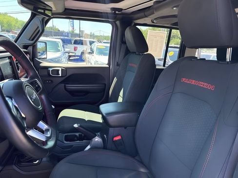 Used 2018 Jeep Wrangler Unlimited Rubicon w/ Dual Top Group AWD/4WD image 16