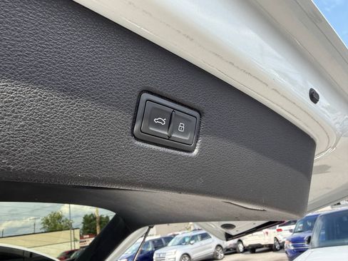 Used 2018 Audi Q7 3.0T Prestige w/ Prestige Package AWD/4WD image 19