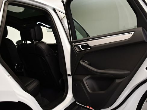 Certified 2026 Porsche Macan AWD/4WD image 55