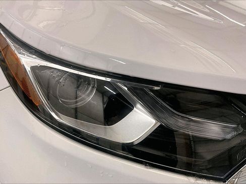 Used 2021 Chevrolet Equinox LT image 28