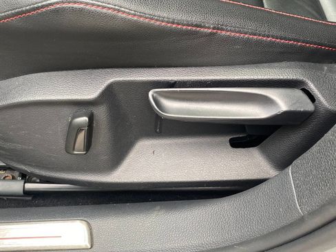 Used 2016 Volkswagen GTI SE w/ Lighting Package (SEL) FWD image 17