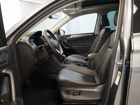 Used 2022 Volkswagen Tiguan SE image 5