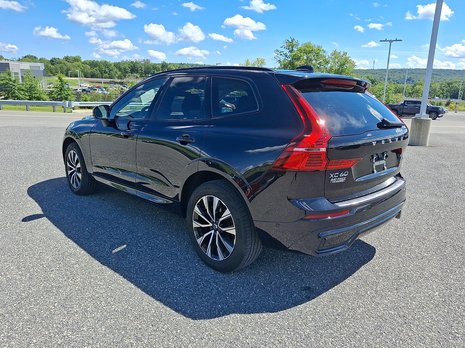 Certified 2024 Volvo XC60 B5 Plus w/ Protection Package Premier AWD/4WD image 5