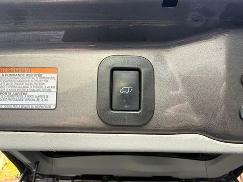 Used 2015 Toyota Sienna SE w/ SE Preferred Package image 30