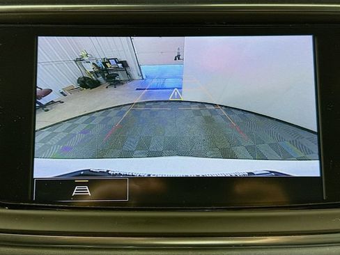 Used 2023 Buick Enclave Essence FWD image 13