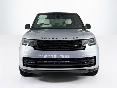 Used 2025 Land Rover Range Rover SE image 8