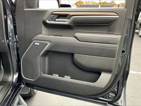 Used 2022 Chevrolet Silverado 1500 LT Trail Boss w/ LT Trail Boss Premium Package image 23