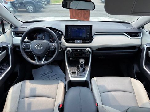 Used 2022 Toyota RAV4 XLE Premium AWD/4WD image 12