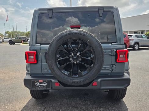 Certified 2025 Jeep Wrangler Unlimited Sahara AWD/4WD image 6