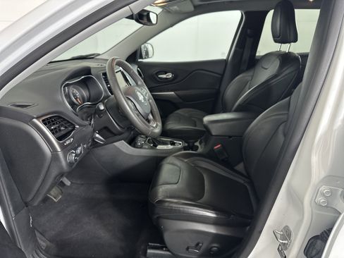 Used 2022 Jeep Cherokee Limited image 6