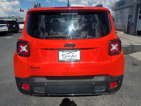 Used 2017 Jeep Renegade Latitude AWD/4WD image 7