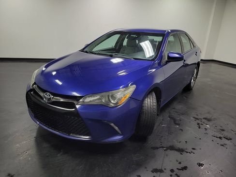 Used 2015 Toyota Camry SE FWD image 4