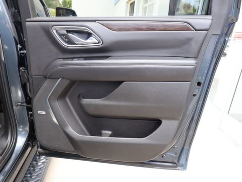 Used 2021 Chevrolet Suburban Z71 AWD/4WD image 37