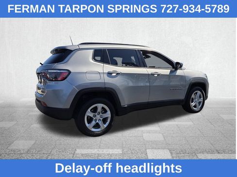Used 2024 Jeep Compass Latitude AWD/4WD image 9