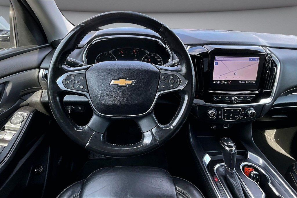 Used 2020 Chevrolet Traverse LT w/ LT Premium Package AWD/4WD image 8