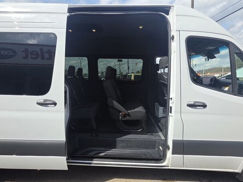 Used 2025 Mercedes-Benz Sprinter 2500 image 24