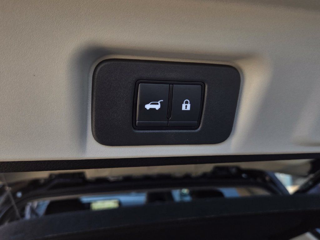 Used 2024 Nissan Ariya FWD image 27