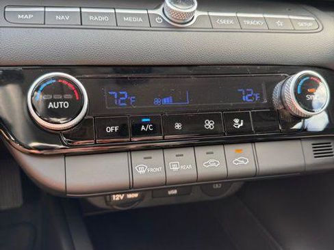 New 2024 Hyundai Elantra SEL image 20