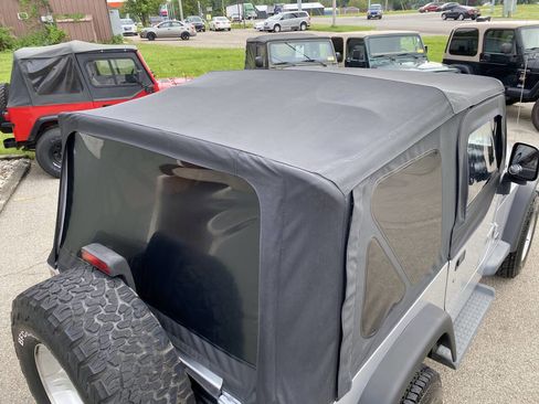 Used 2004 Jeep Wrangler 4WD w/ 30" Tire & Wheel Group image 41