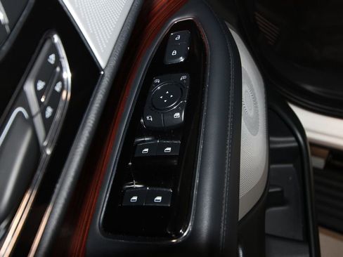 Used 2024 Lincoln Navigator Reserve image 6