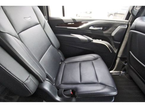Used 2022 Cadillac Escalade ESV Luxury RWD image 11