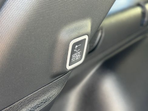 New 2025 Jeep Grand Cherokee Limited image 9