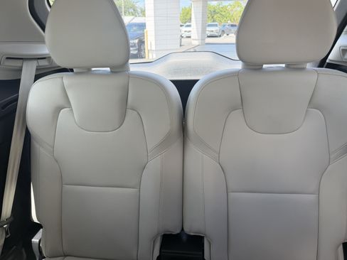 Certified 2024 Volvo XC90 B5 Plus w/ Protection Package Premier AWD/4WD image 16