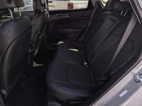 Certified 2026 Kia Sportage EX w/ EX Panorama Roof Package image 8