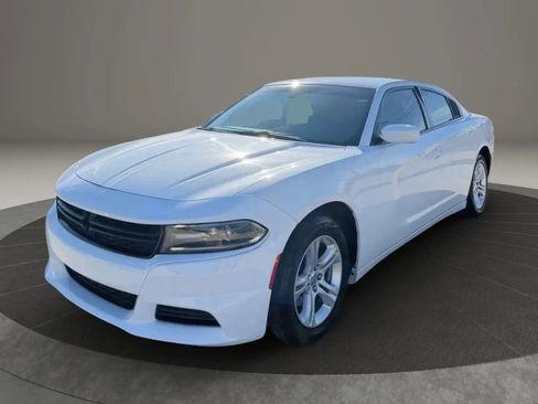 Used 2019 Dodge Charger SXT RWD image 3