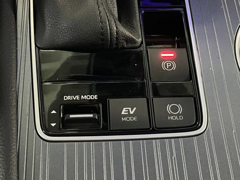 Used 2025 Toyota Sienna XLE w/ XLE Plus Package AWD/4WD image 28