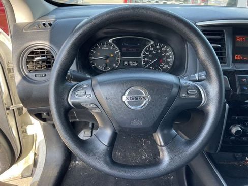 Used 2014 Nissan Pathfinder S FWD image 10