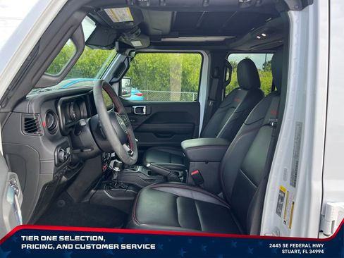 Used 2024 Jeep Wrangler Unlimited Rubicon AWD/4WD image 12
